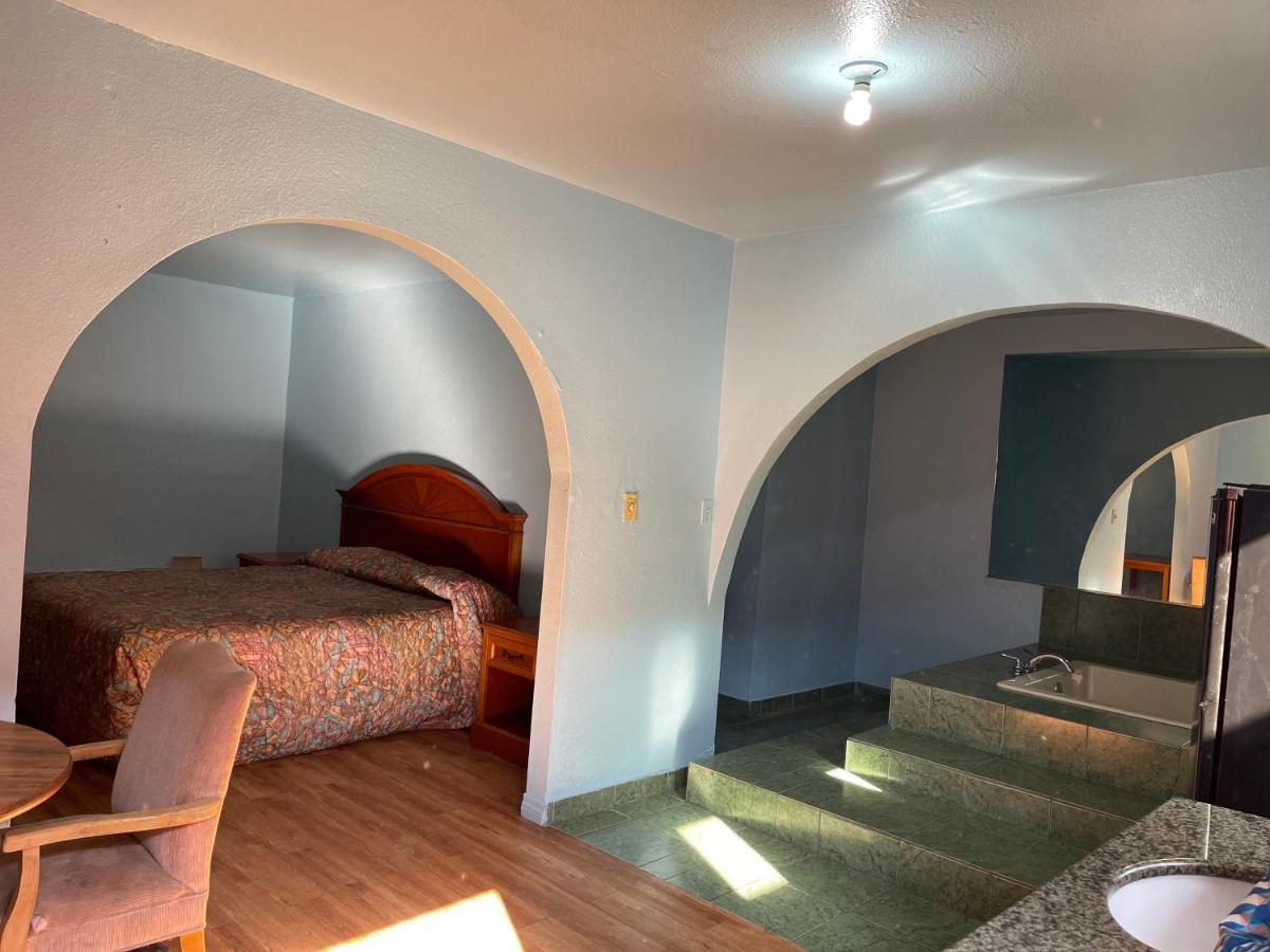 Full Moon Inn Гантінґтон-Парк Екстер'єр фото